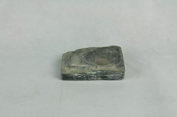 茆春华烈士遗物砚台2.jpg